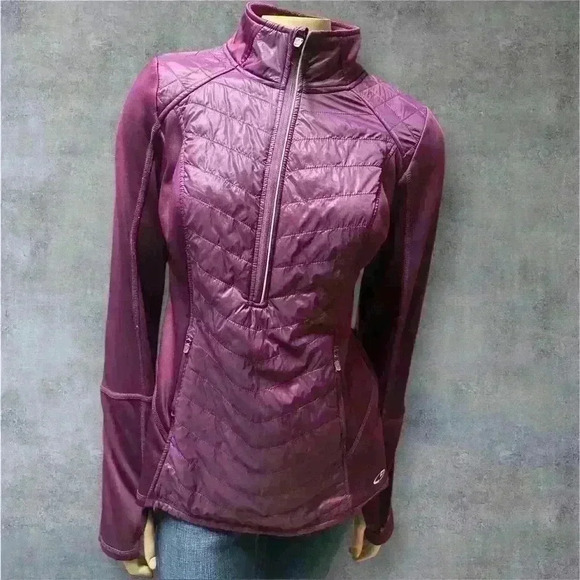 Champion Jackets & Blazers - Women’s Champion Duo Dry Venture Warm Maroon quilted pullover size M